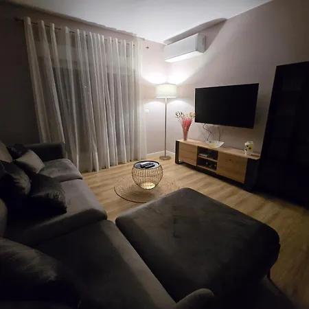 Apartament Charming Escape *