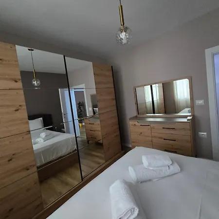 Charming Escape * Tiran