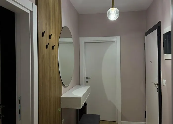 Charming Escape * 地拉那